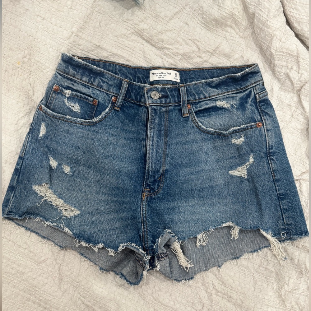 Abercrombie High-Rise Mom Shorts – Bc Ur Mom Called & She Wants Her Style Back